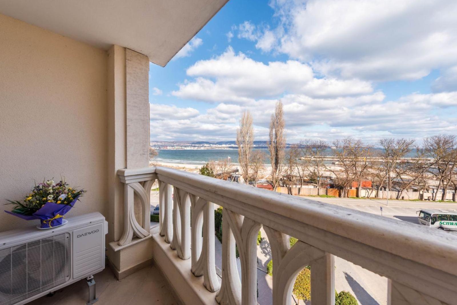Summertime In Varna South Bay Beach Residence Extérieur photo